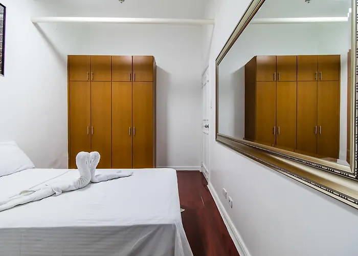 Luxury Spacious 2br In Salcedo Village Manila