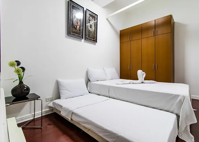 Luxury Spacious 2br In Salcedo Village Apartment *
