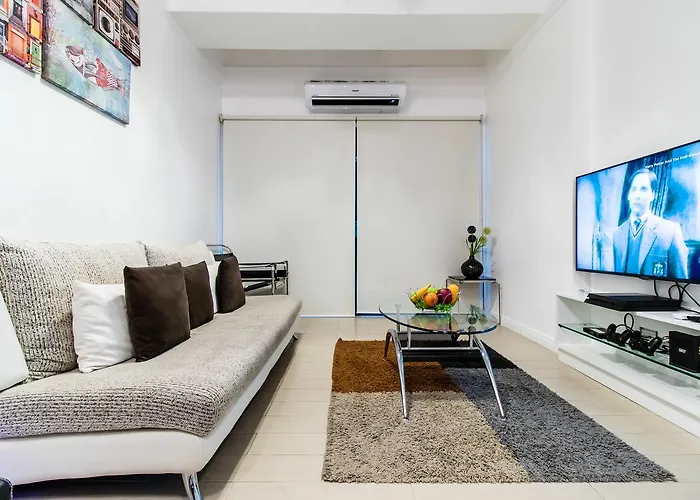 Luxury Spacious 2br In Salcedo Village Apartment *