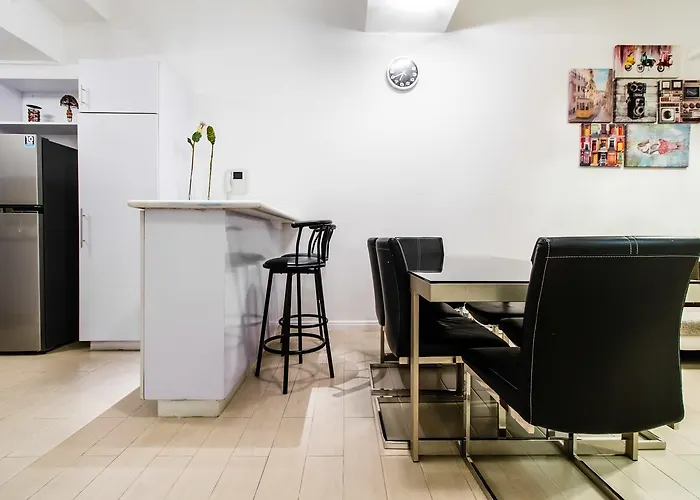 Luxury Spacious 2br In Salcedo Village *