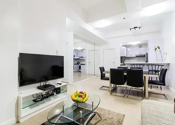 Luxury Spacious 2br In Salcedo Village Manila