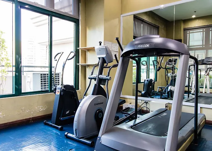 Luxury Spacious 2br In Salcedo Village Apartment *