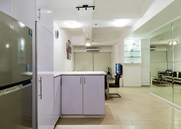 Luxury Spacious 2br In Salcedo Village Apartment